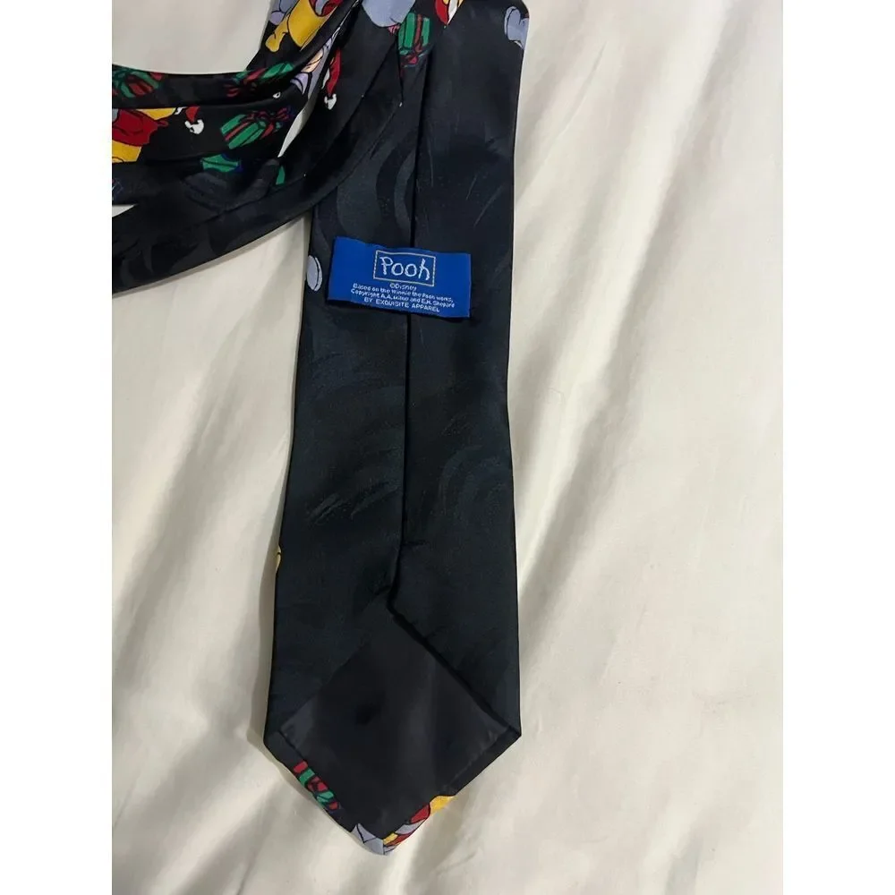 Winnie the Pooh Christmas Tie‎